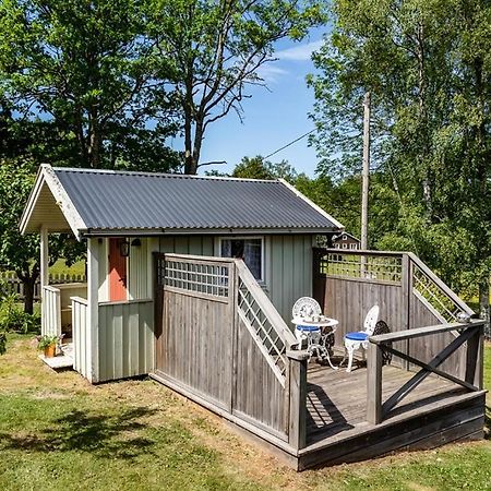 Two Small Guest Houses By Lake Rent Out As One Hjo Exterior photo
