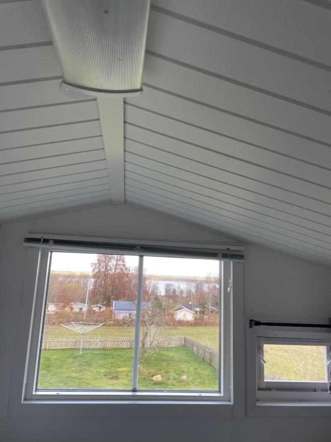 Two Small Guest Houses By Lake Rent Out As One Hjo Exterior photo